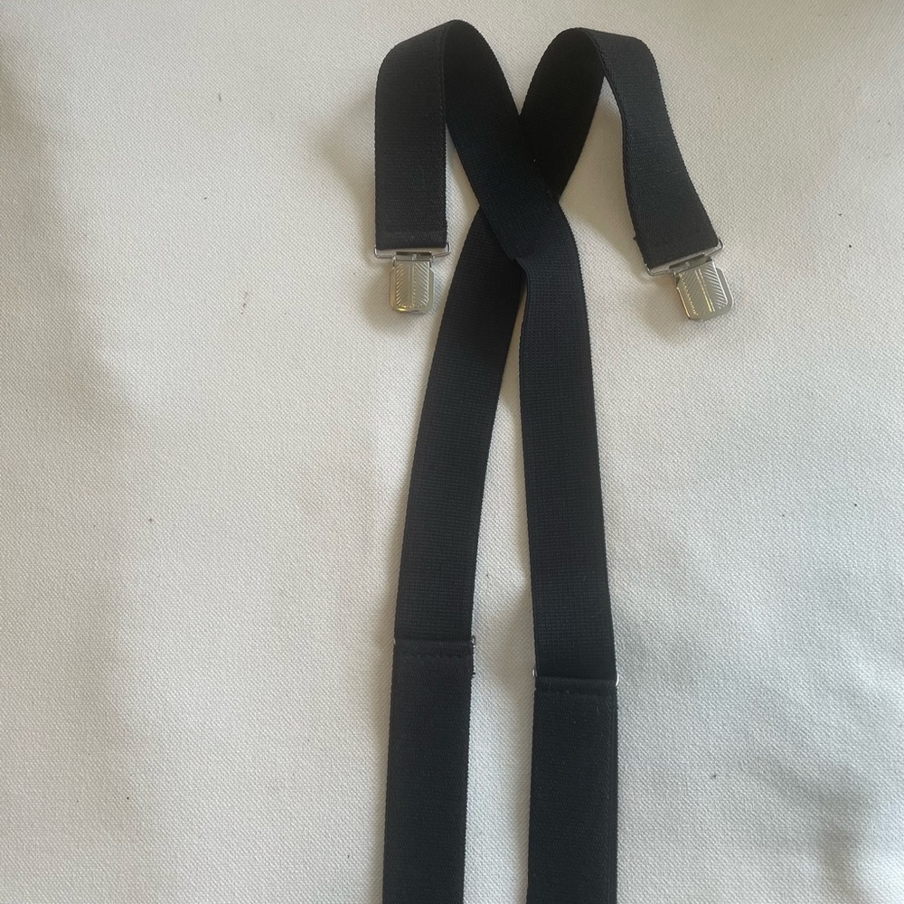 Black Susoenders with Silver Tone Clips  1 1/2 inches wide  EUC